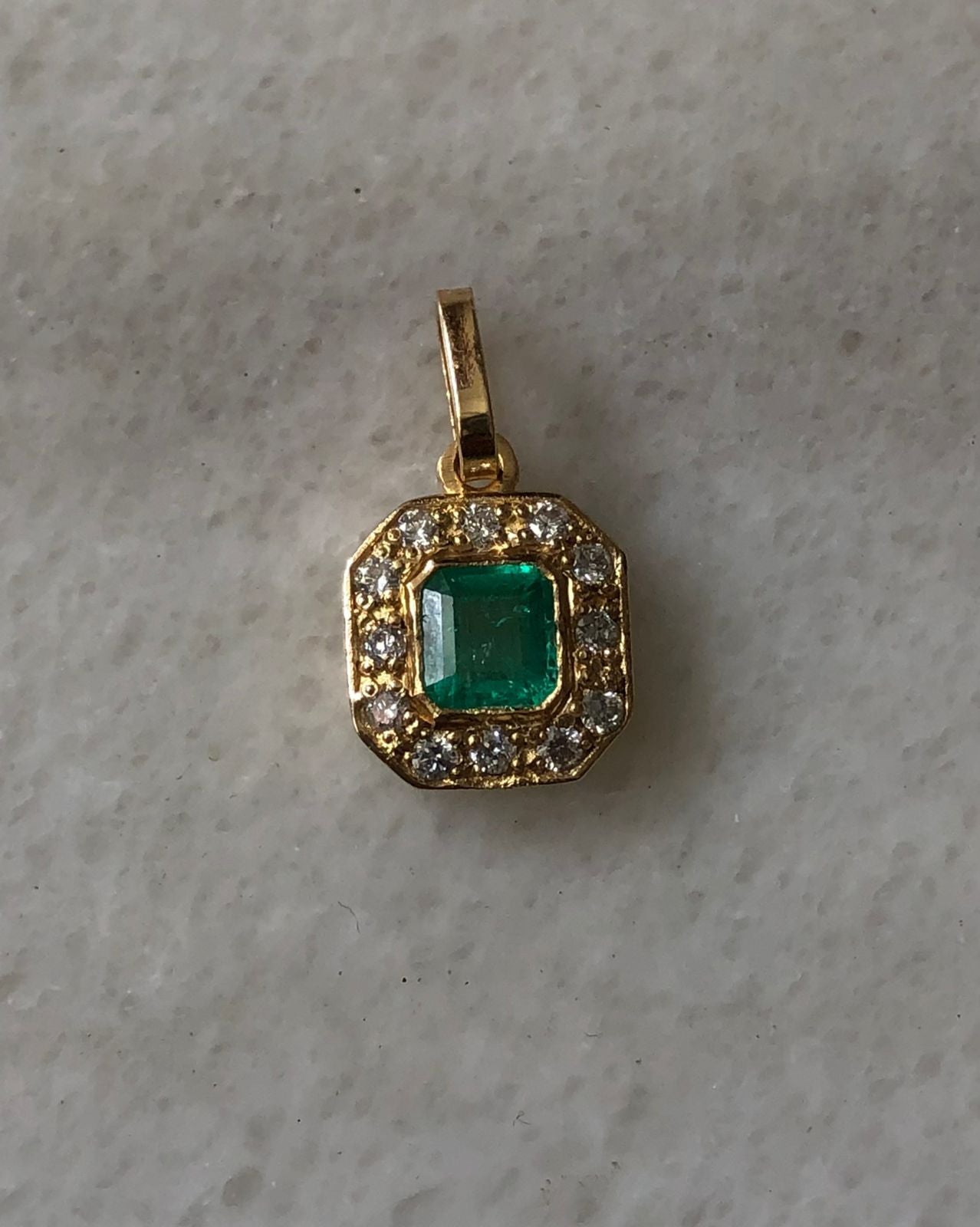 DIJE ESMERALDA 0,32CT + 0,15CT EN DIAMANTES