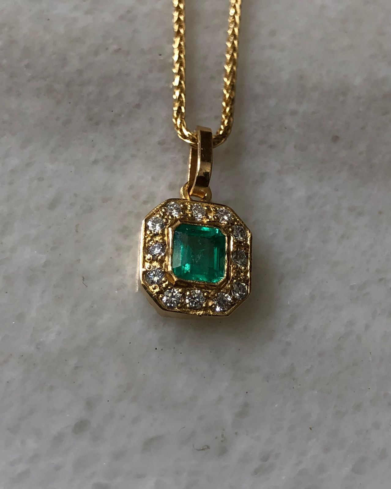 DIJE ESMERALDA 0,32CT + 0,15CT EN DIAMANTES