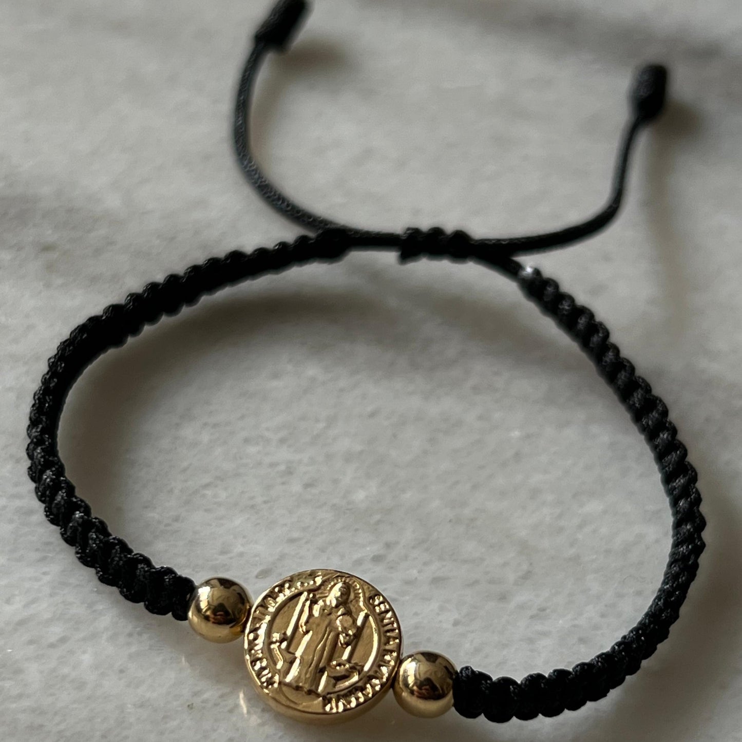 PULSERA TEJIDA SAN BENITO ORO 18K