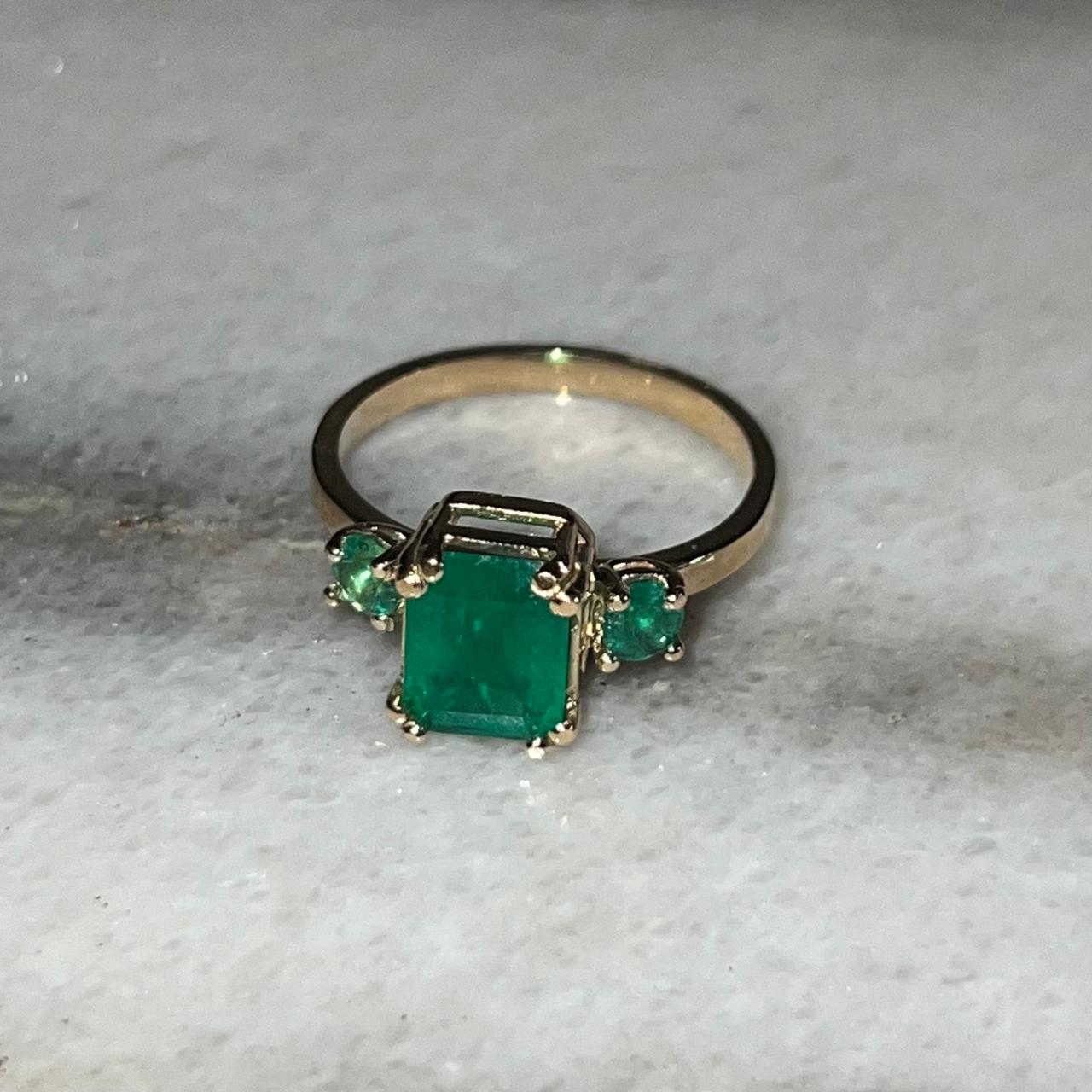 ANILLO TRES PIEDRAS ESMERALDAS COLOMBIANAS