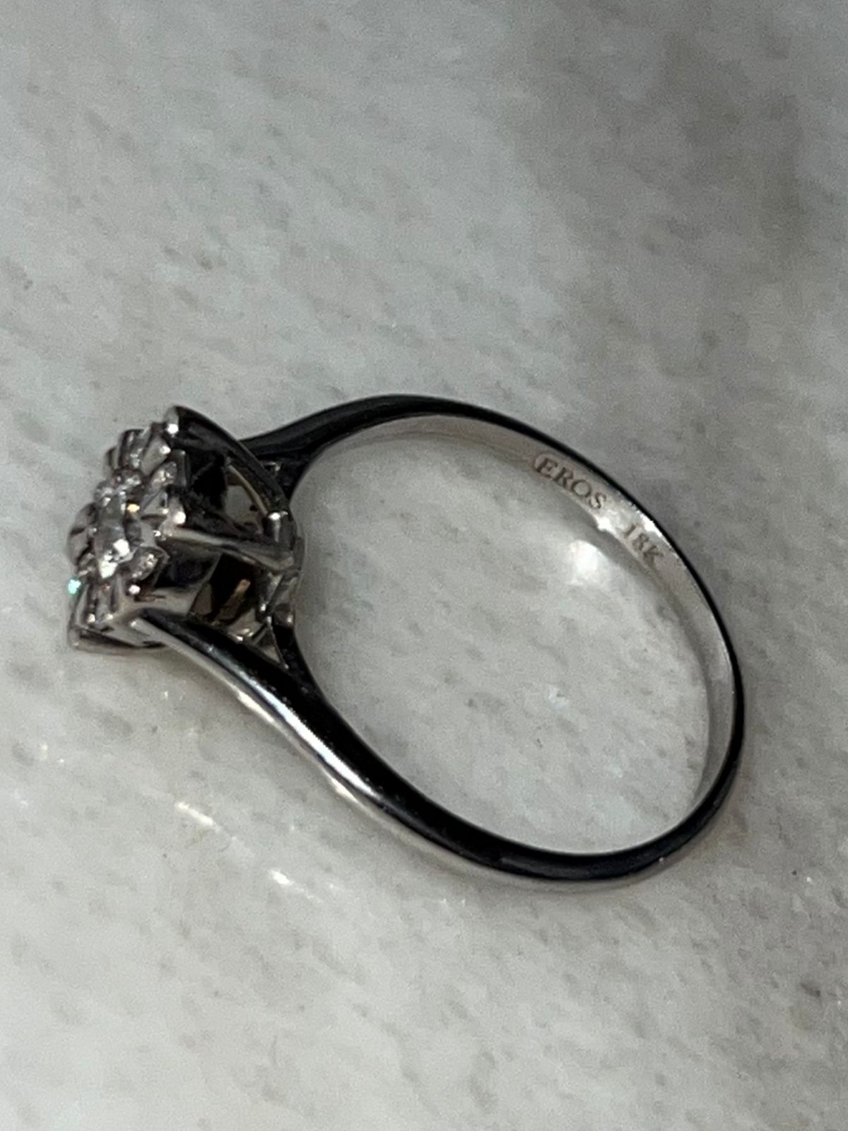 ANILLO DE COMPROMISO EROS MULTI DIAMANTES TIPO SOLITARIO